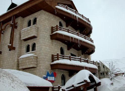 Merab Hotel Mzaar Kfardebian Extérieur photo